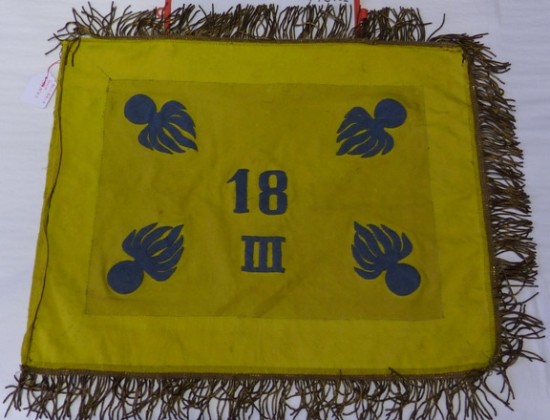 .L' avers porte au Centre l'identification du III° Bataillon (18 et III° ) 